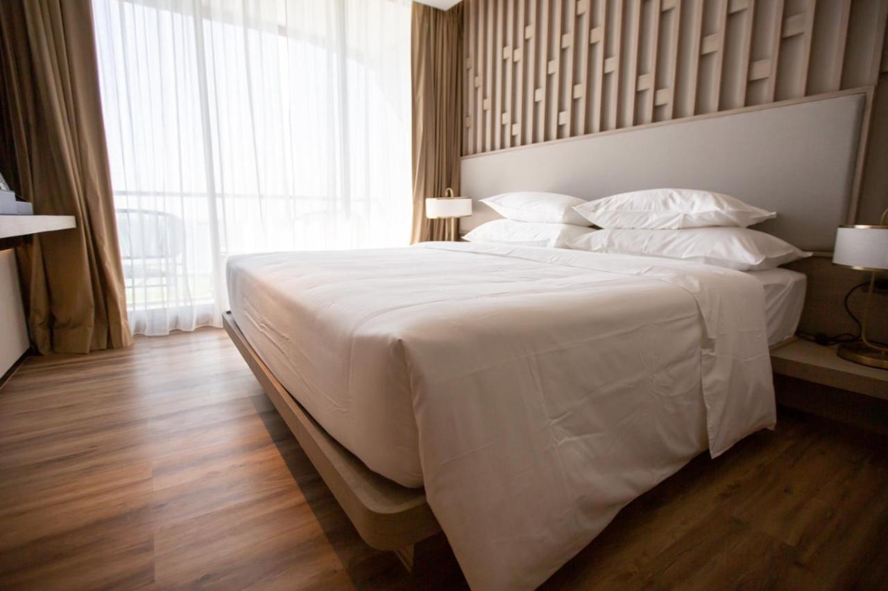 Symphony Of The Sea Hotel Банг Саен Экстерьер фото