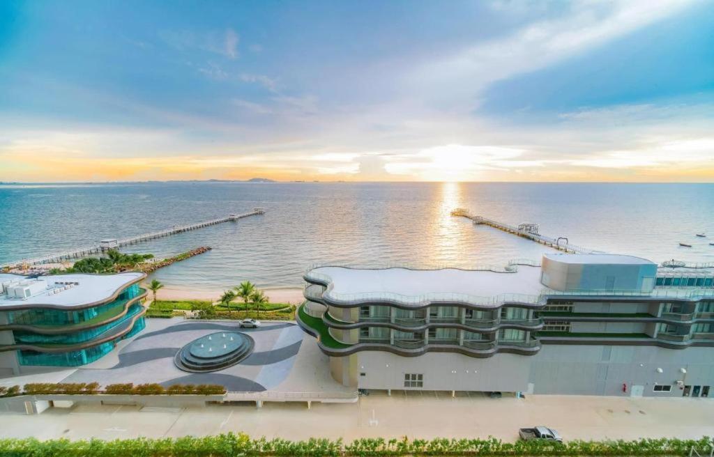 Symphony Of The Sea Hotel Банг Саен Экстерьер фото