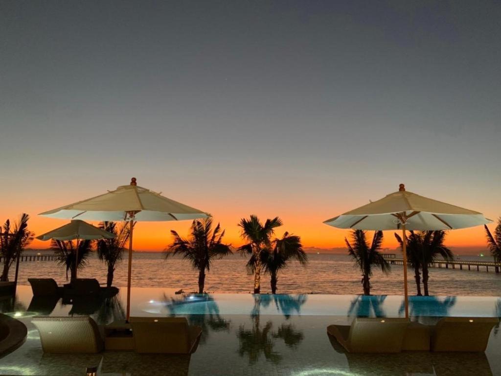 Symphony Of The Sea Hotel Банг Саен Экстерьер фото